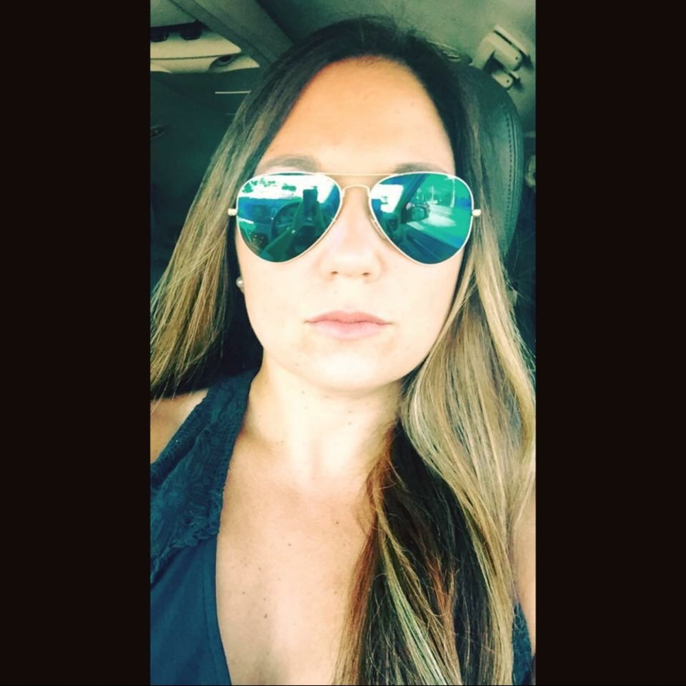 Meet your Posher, Melissa