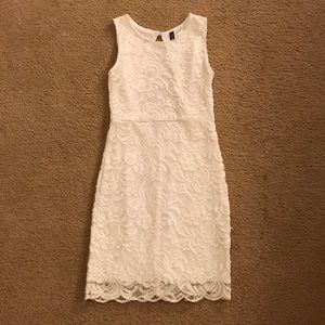 Backless white lace mini dress
