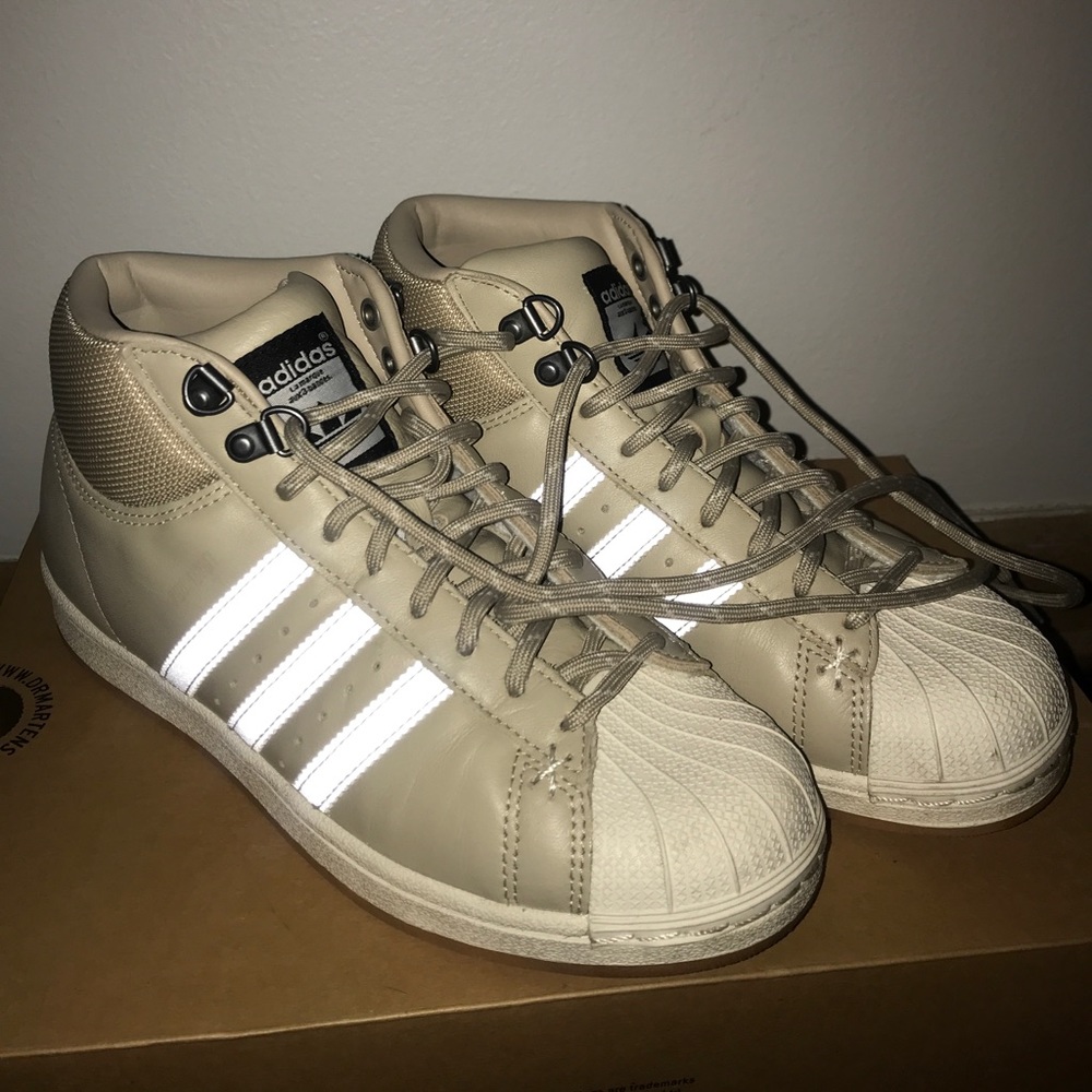 Adidas Womens Size 6 Pro Model Shoes!
