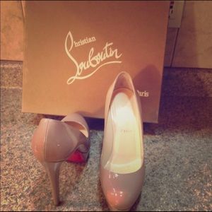 Christian Louboutin Nude Pumps
