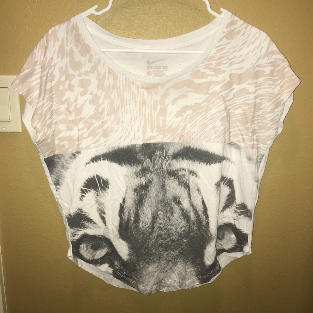 Nike tiger face/print short sleeve shirt