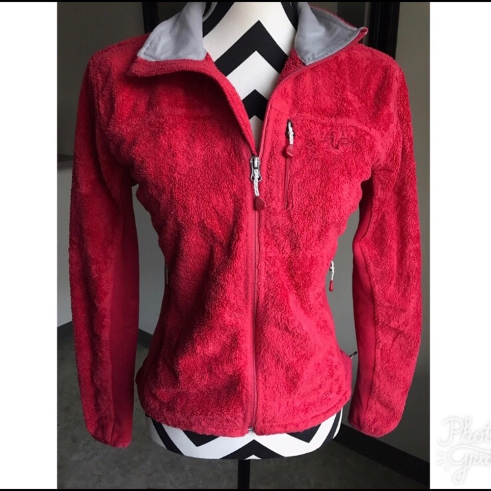 ⭕️SOLD⭕️Mountain Hardwear zip up fleece