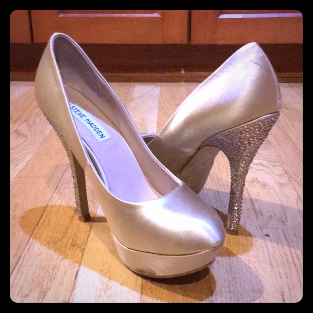 Steve Madden champagne Party-R