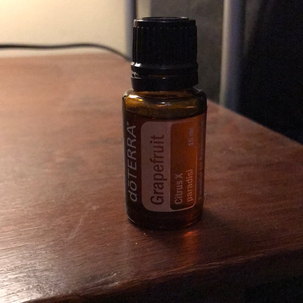 Grapefruit essential oil.