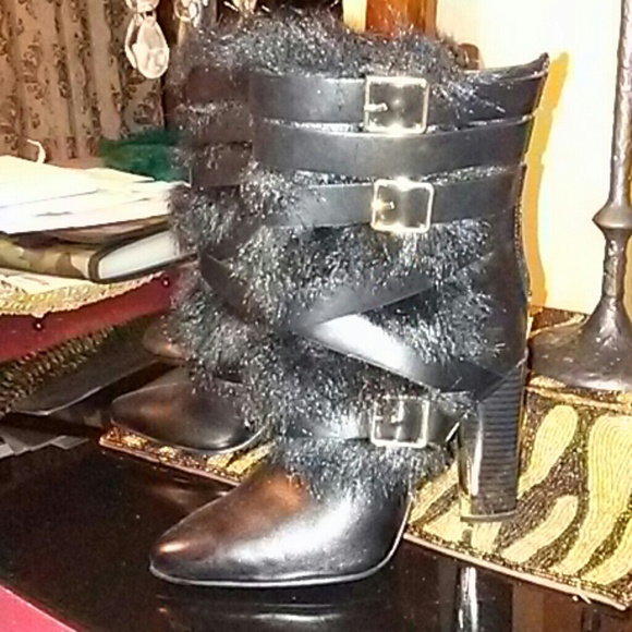 Calvin Klein Sized 5 boots. Like new. - Picture 1 of 8