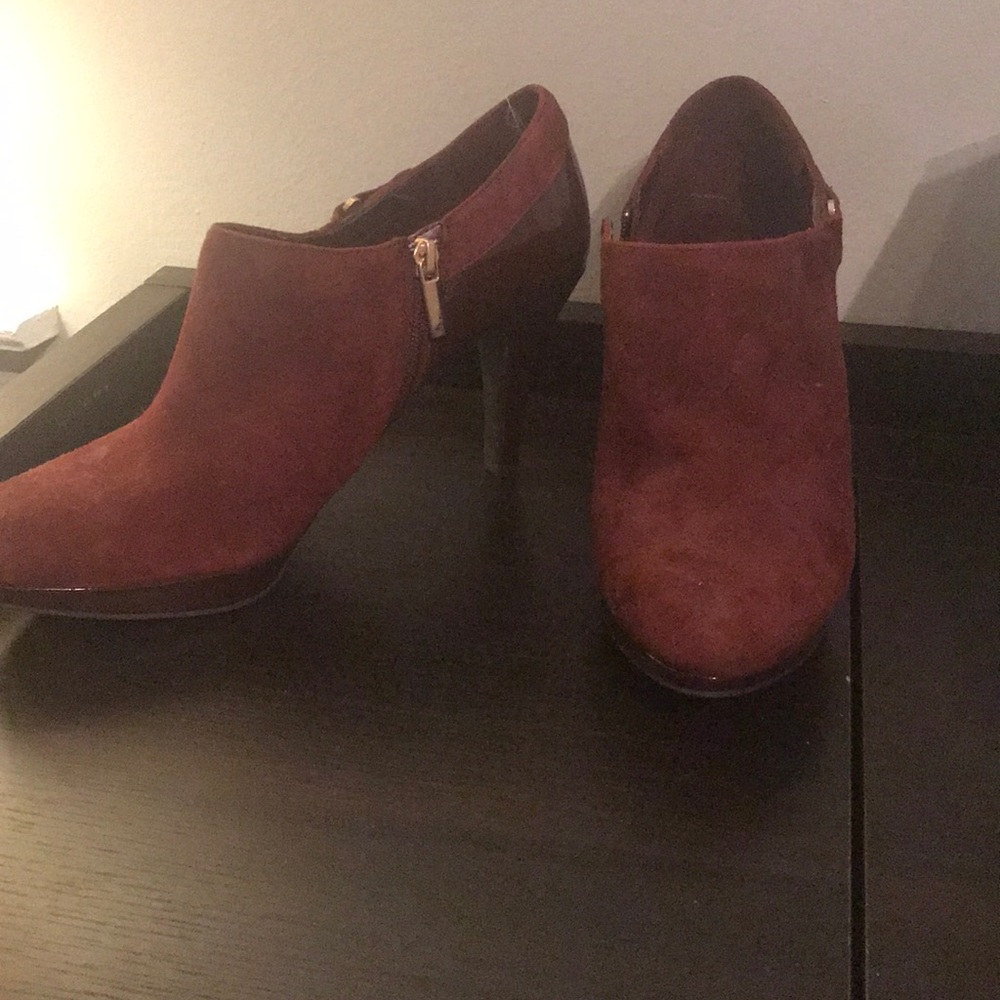 WORN ONCE RED BANDOLINO SHOES