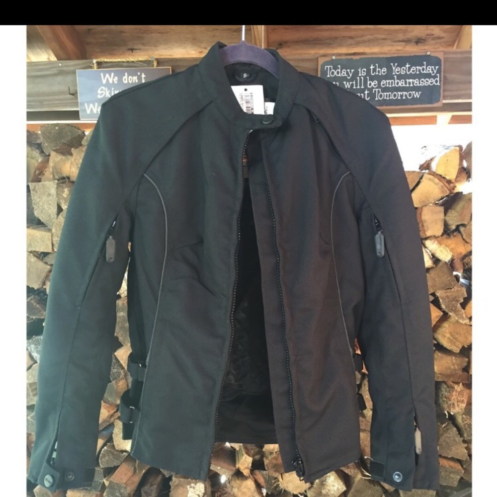 Women’s motorcycle jacket (small)