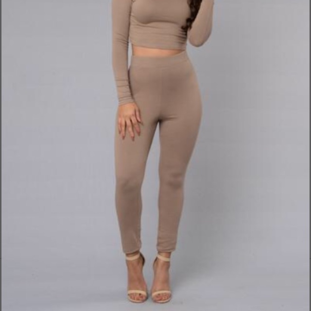 FASHION NOVA LEISURE LEGGINGS NWT