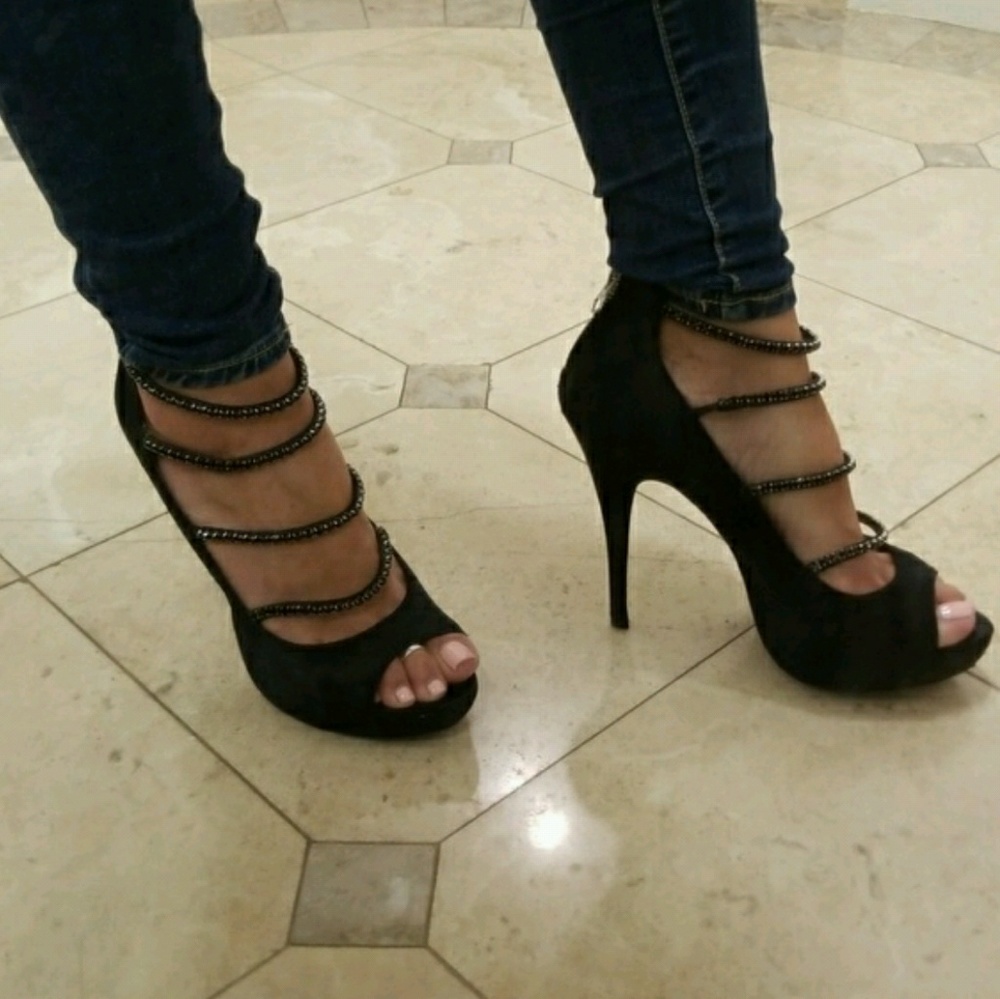⭐SOLD⭐Show Stopper Heels!