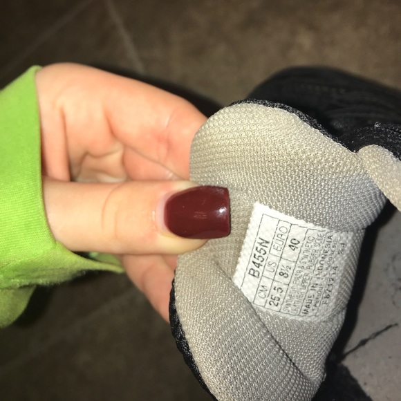 Women’s ASIC volleyball shoes - Picture 4 of 5