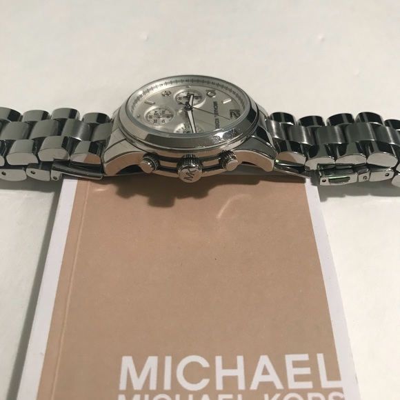 Michael Kors Watch - Picture 5 of 5