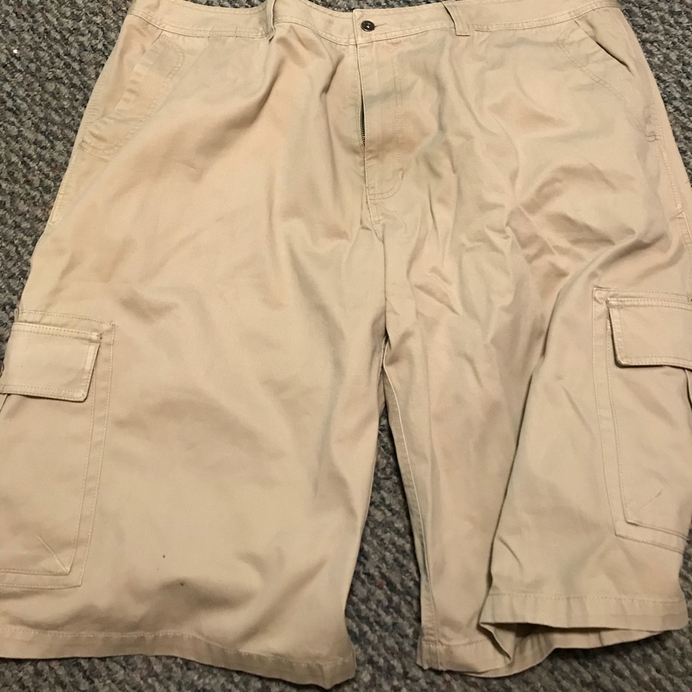 Like new ecko unltd khaki cargo shorts