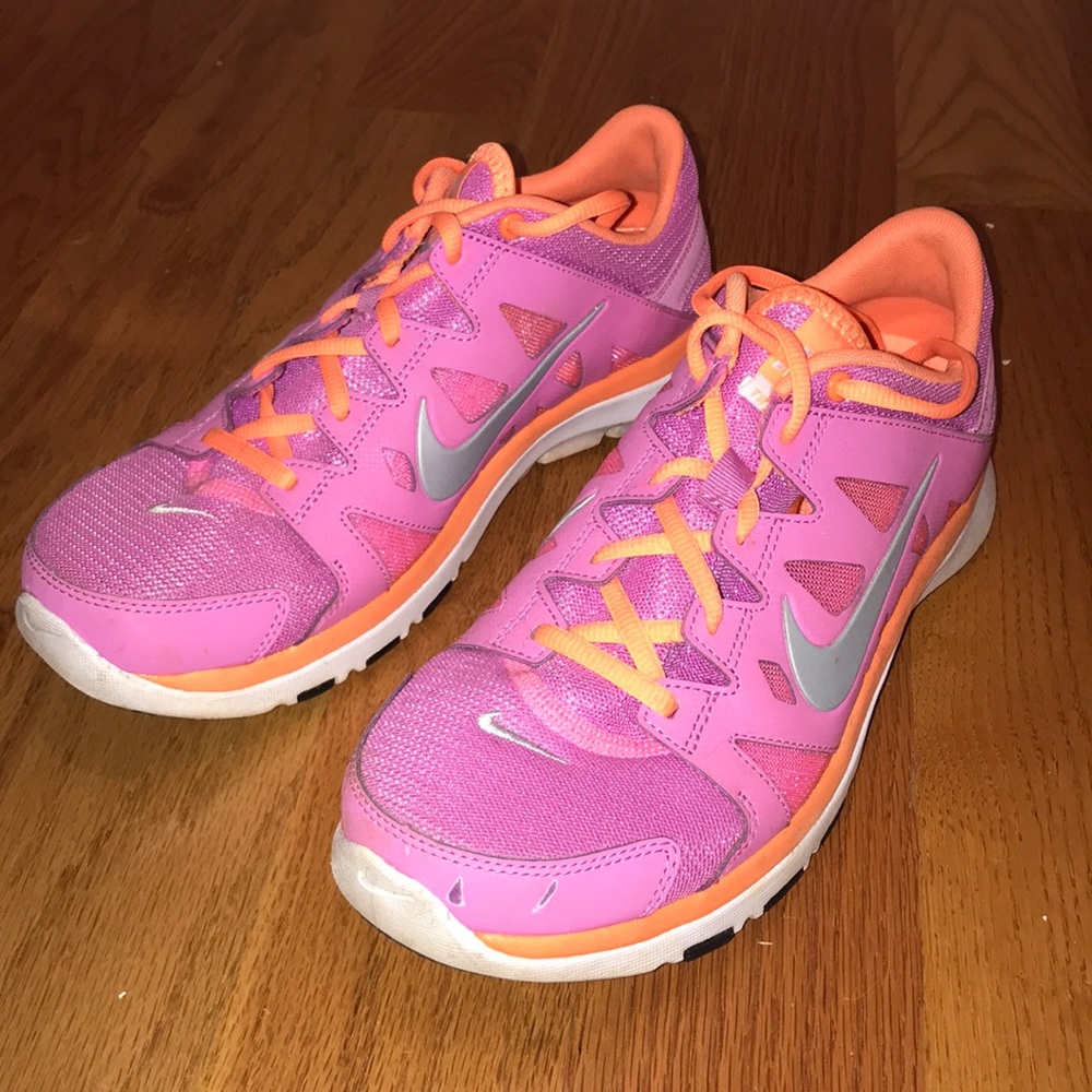 Nike tennis shoes