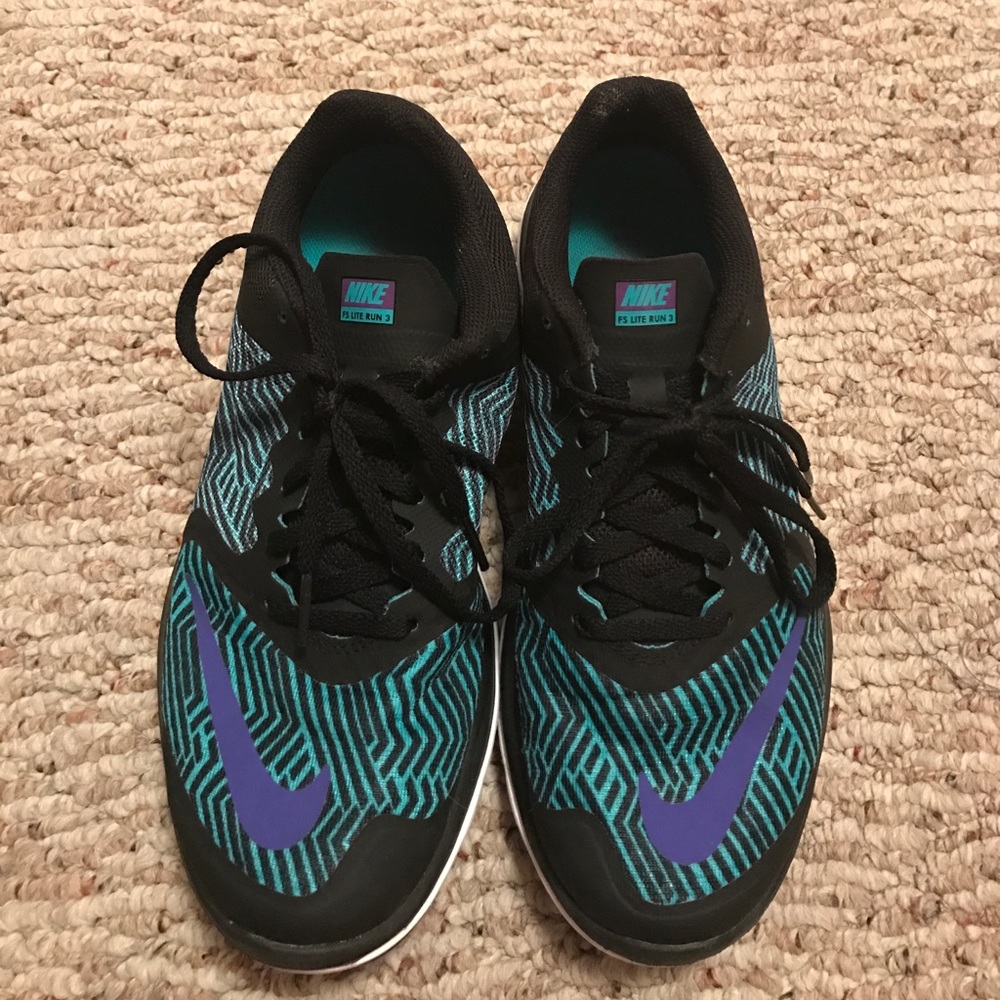 Nike running shoes, size 7.5