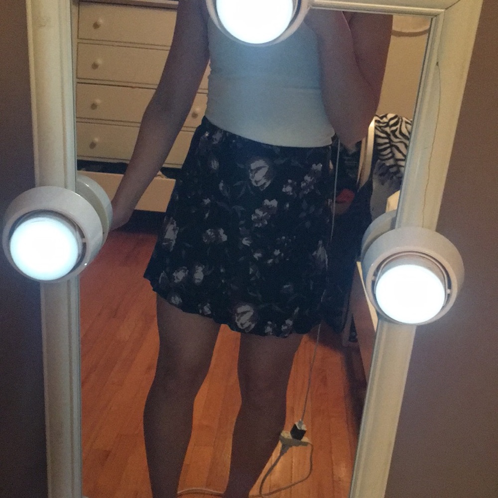 Kendall & Kylie collection flowy skirt