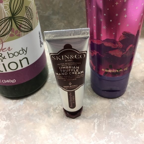 Cosmetics bundle - Picture 3 of 7