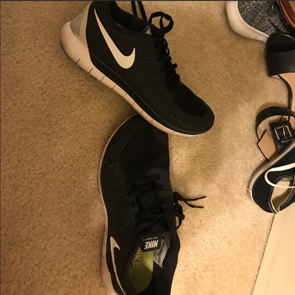 Nike free runs 5.0