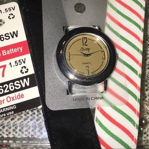 Watch w/ 2 bands Christmas & velvet OSFA NWT