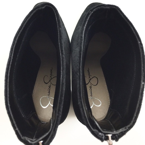Jessica Simpson • Velvet Boots - Picture 5 of 7