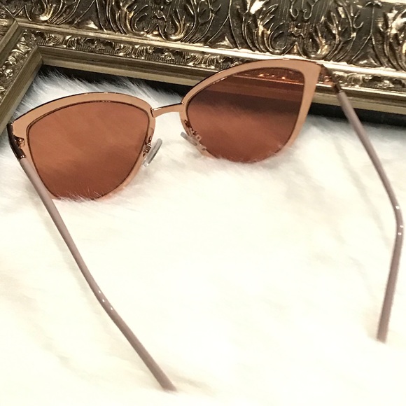 BEIGE CAT EYE SUNGLASSES - Picture 2 of 3