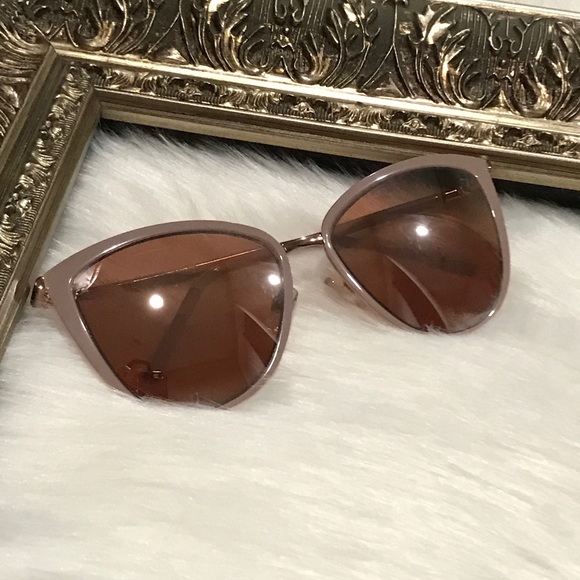 BEIGE CAT EYE SUNGLASSES - Picture 3 of 3