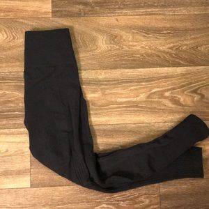 Lululemon Dark green thick legging. Size 4