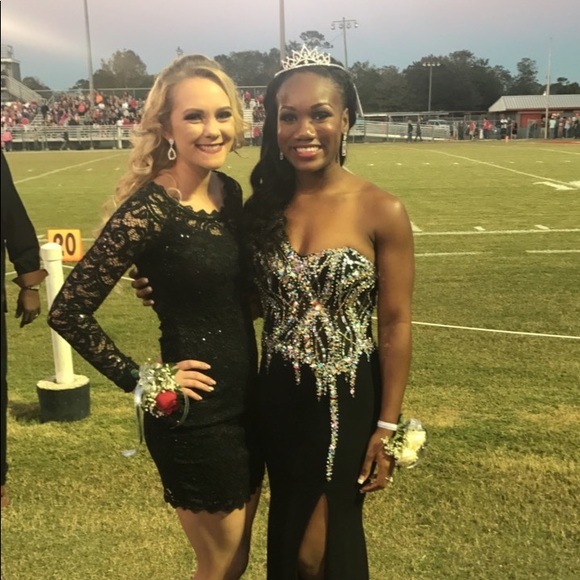 Wore once (you can put out an offer) - Picture 3 of 4