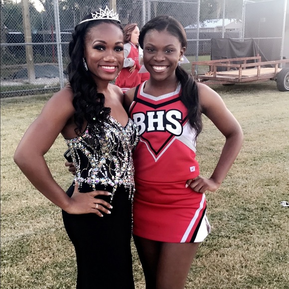 Wore once (you can put out an offer) - Picture 4 of 4