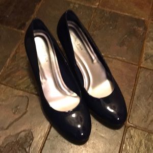 Navy Blue patent leather pumps