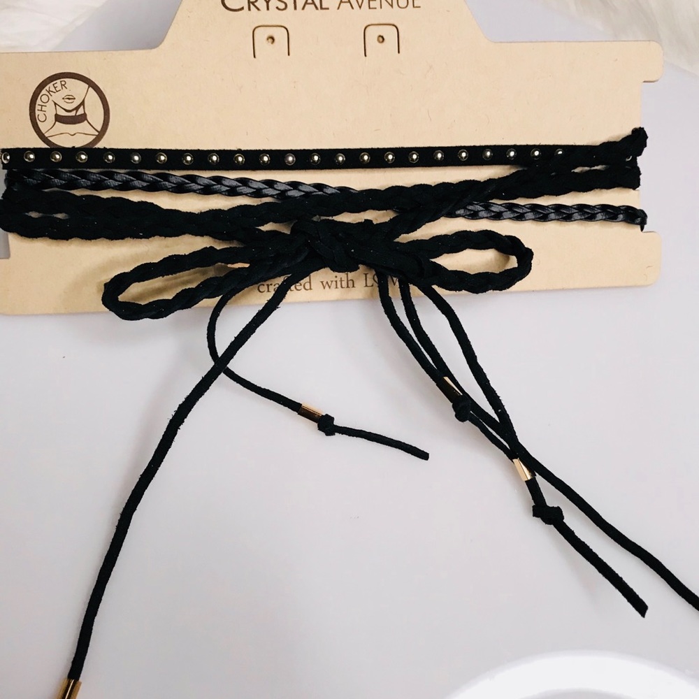 🎉Insane Drop Black Suede and Gold Choker