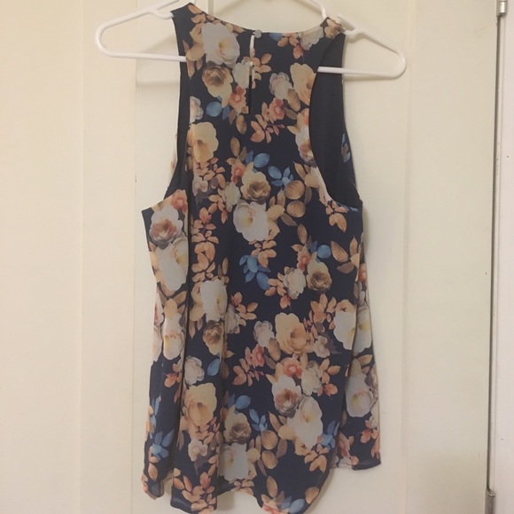 Adorable floral shell top by J. Crew - Picture 2 of 3