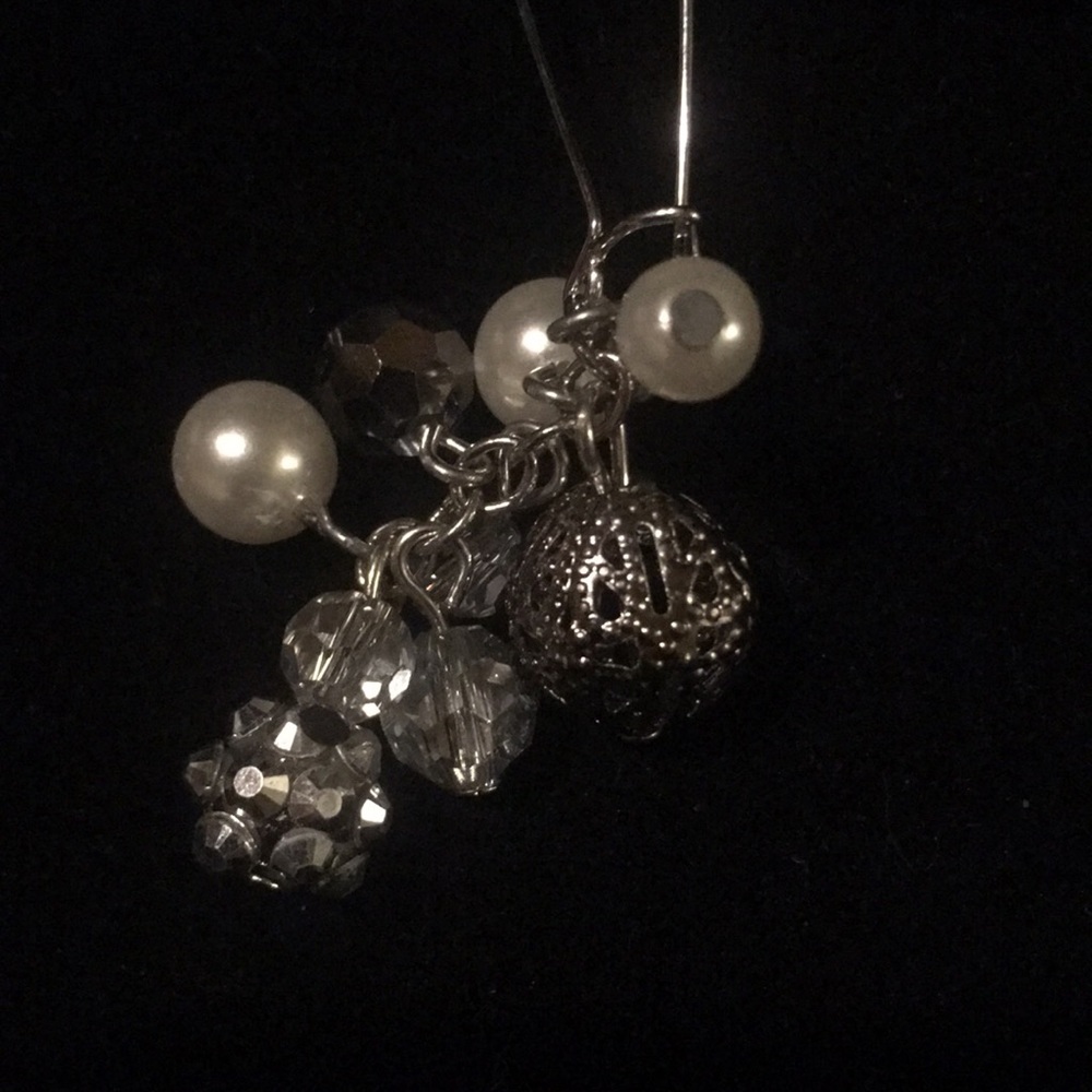 Lane Bryant fish hook holiday pearl earrings - Picture 4 of 4