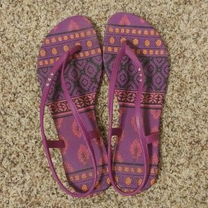 Old navy purple Aztec print jelly sandals size 8