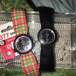 Watch w/ 2 bands Christmas & velvet OSFA NWT
