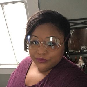 Meet your Posher, Emory