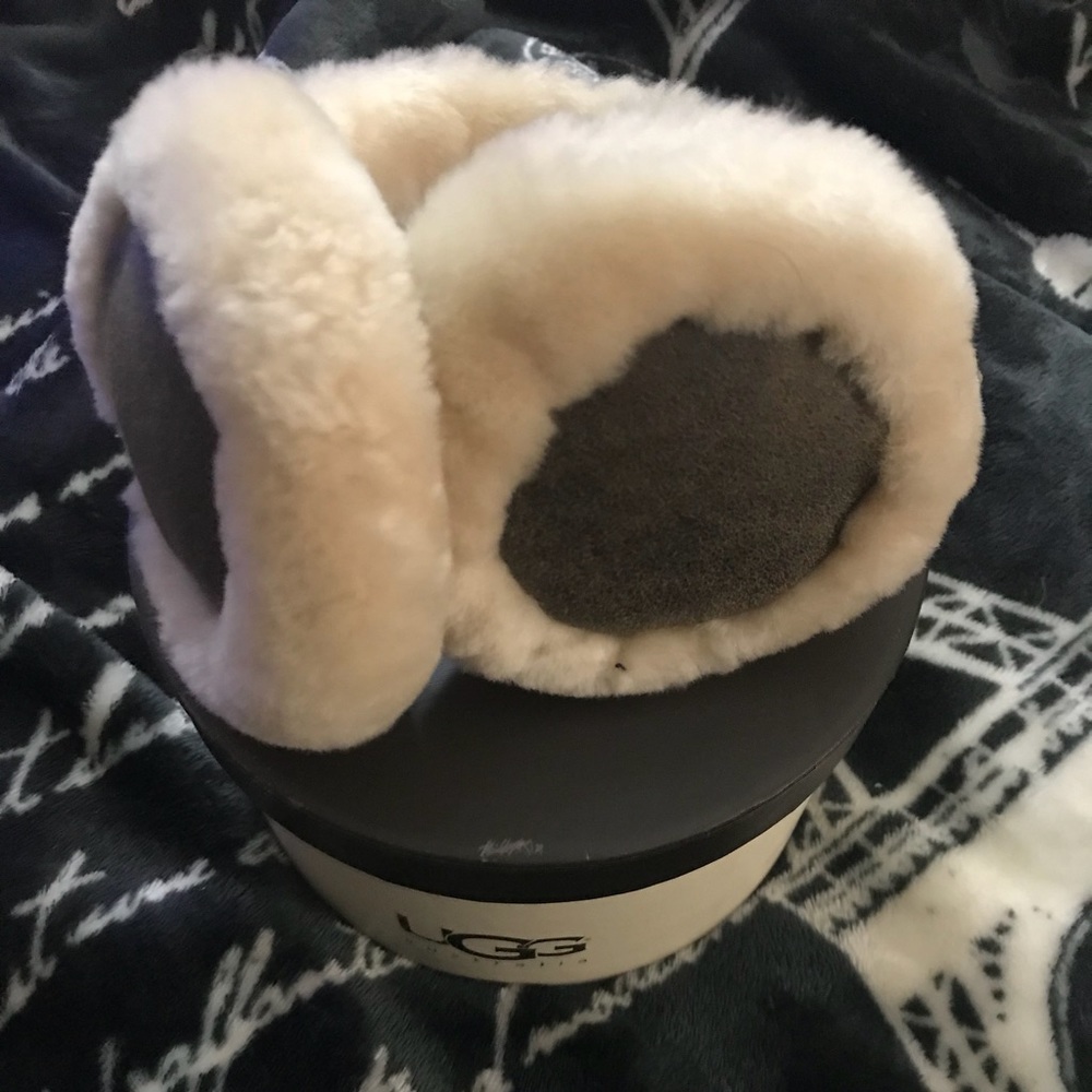 UGGS earmuffs