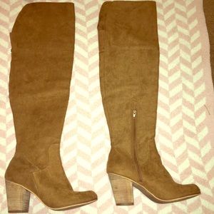 Melrose and Market Soriah Over the Knee Boots