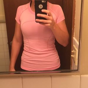 Lulu lemon t shirt