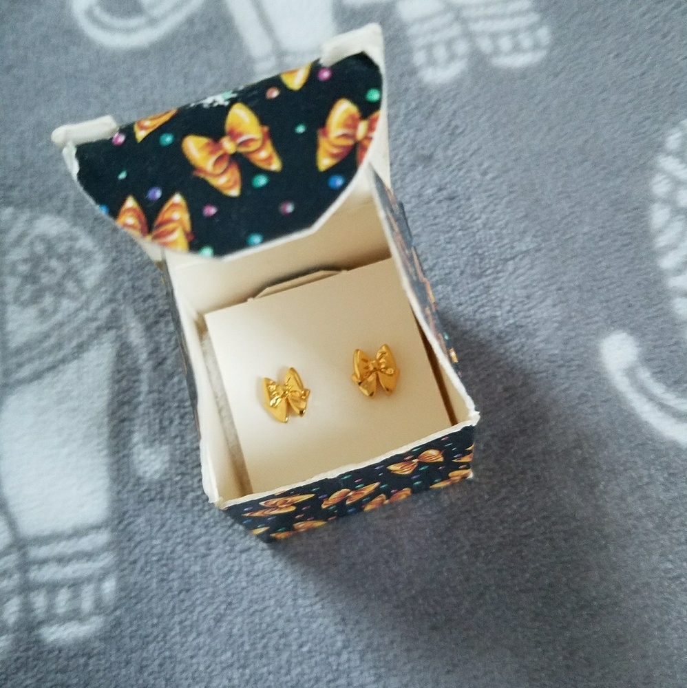 Golden Bow Earrings