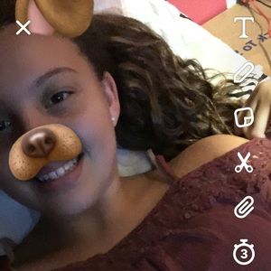 Meet your Posher, Dena