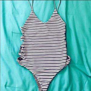 LAST CHANCE NWT Acacia Florence in Classic M