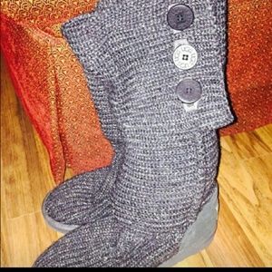 Gray knit Ugg boots