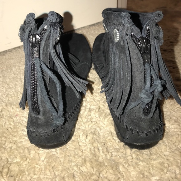 Minnetonka bootie - Picture 4 of 5