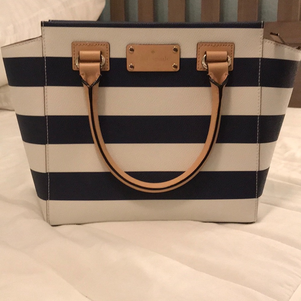 Kate spade crossbody navy & white - brand new
