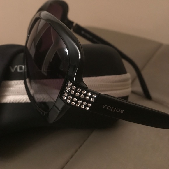 Vogue Accessories - Women Vogue sunglasses