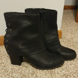 Fergalicious black side zip booties size 8