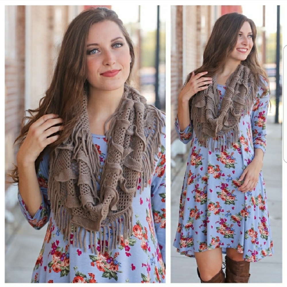 🔴SOLD OUT🔴Taupe Fringe Infinity Scarf - Picture 3 of 5