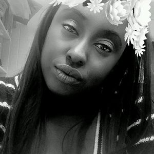 Meet your Posher, Cassandra