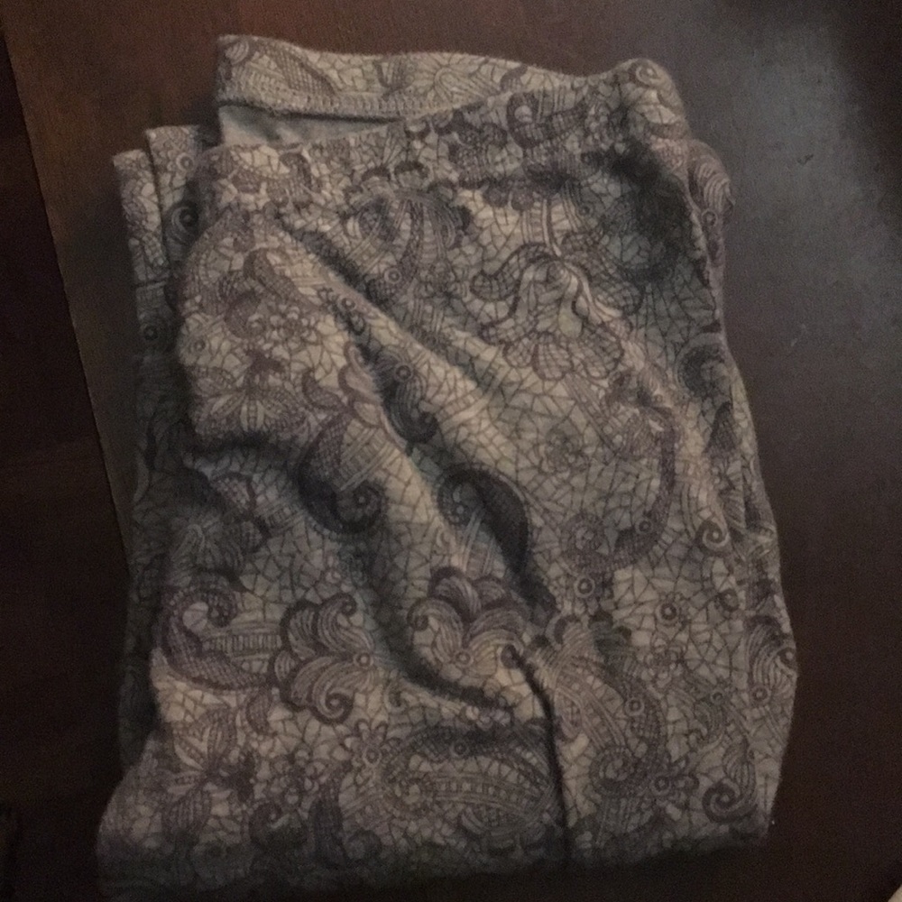 I am selling leggings