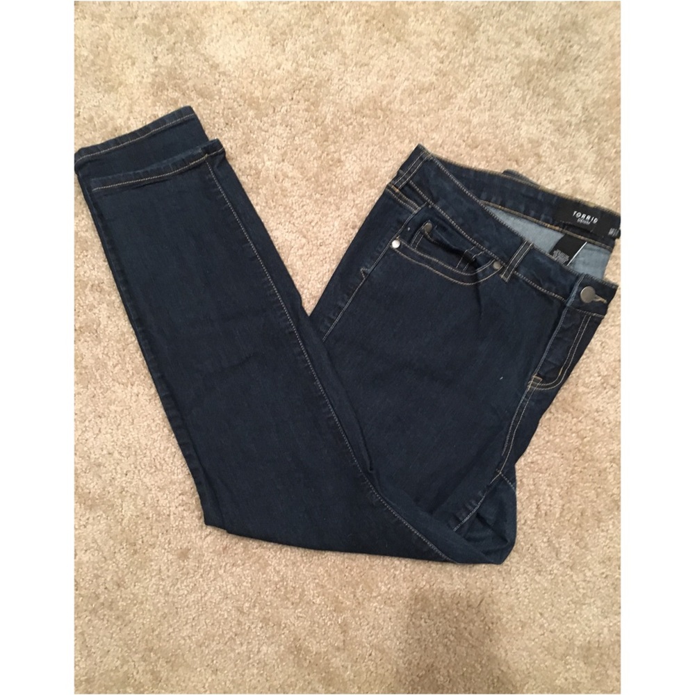 Torrid Dark Wash Denim Jegging 16S